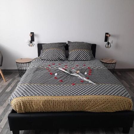 Nuit romantique Saint-Christophe-en-Brionnais Extérieur photo